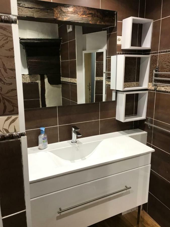 Le Zola Apartment *